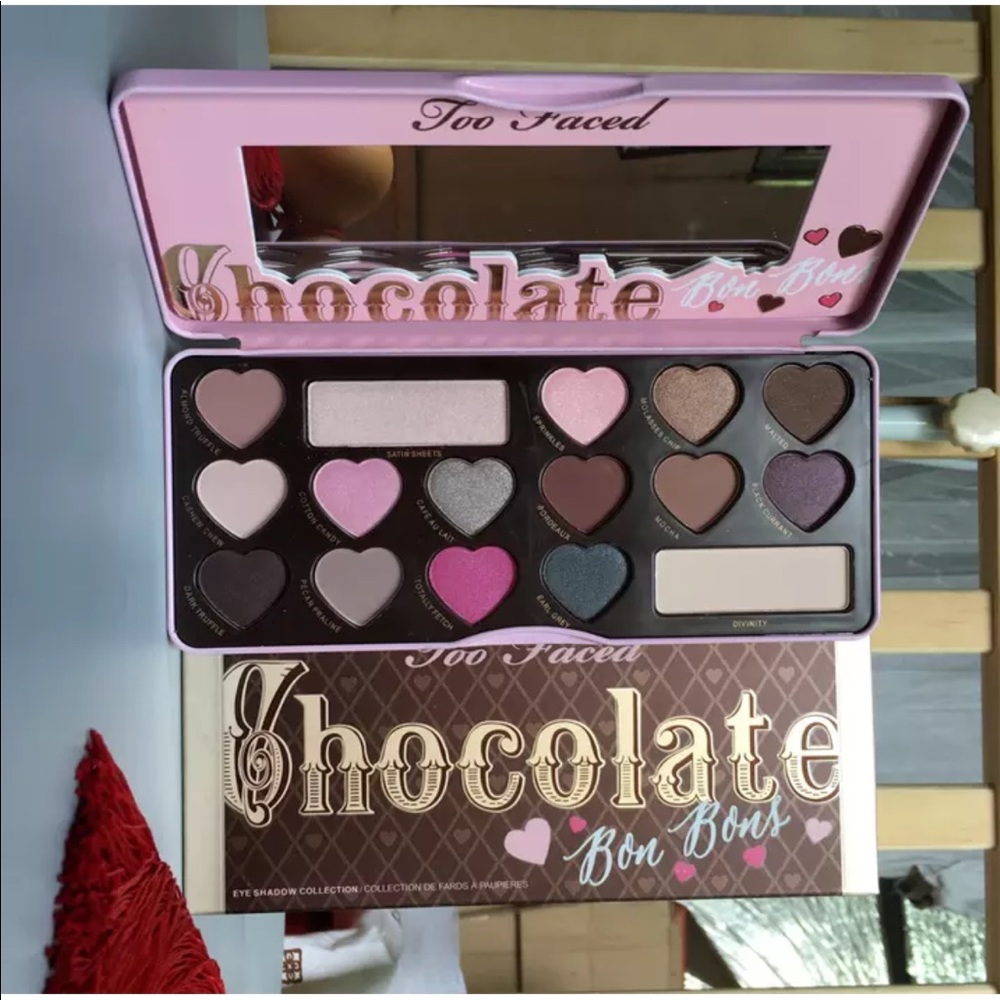 🔥BNIB TOO FACED CHOCOLATE BON BONS🔥